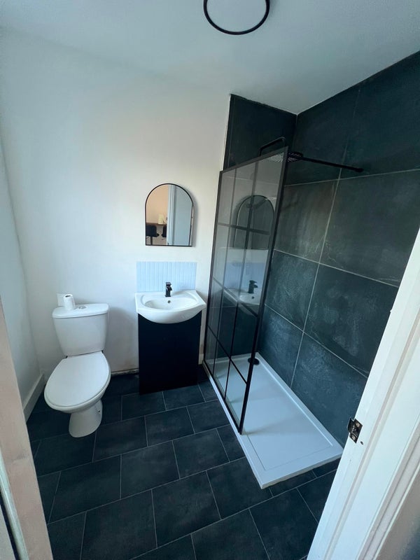 Room Callington Close in Liverpool
