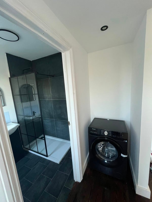 Room Callington Close in Liverpool