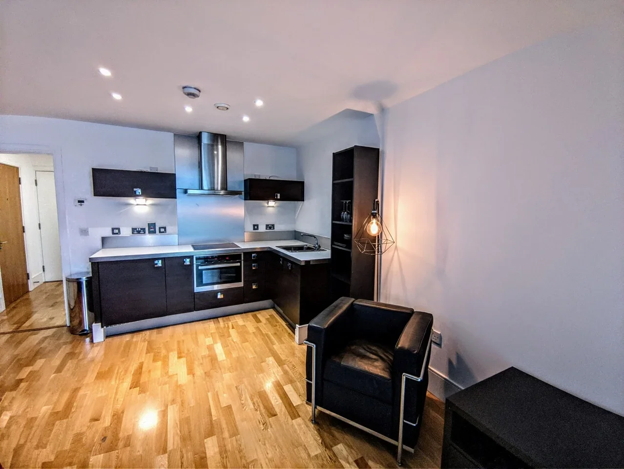 Flat Gillespie Road in Greater London