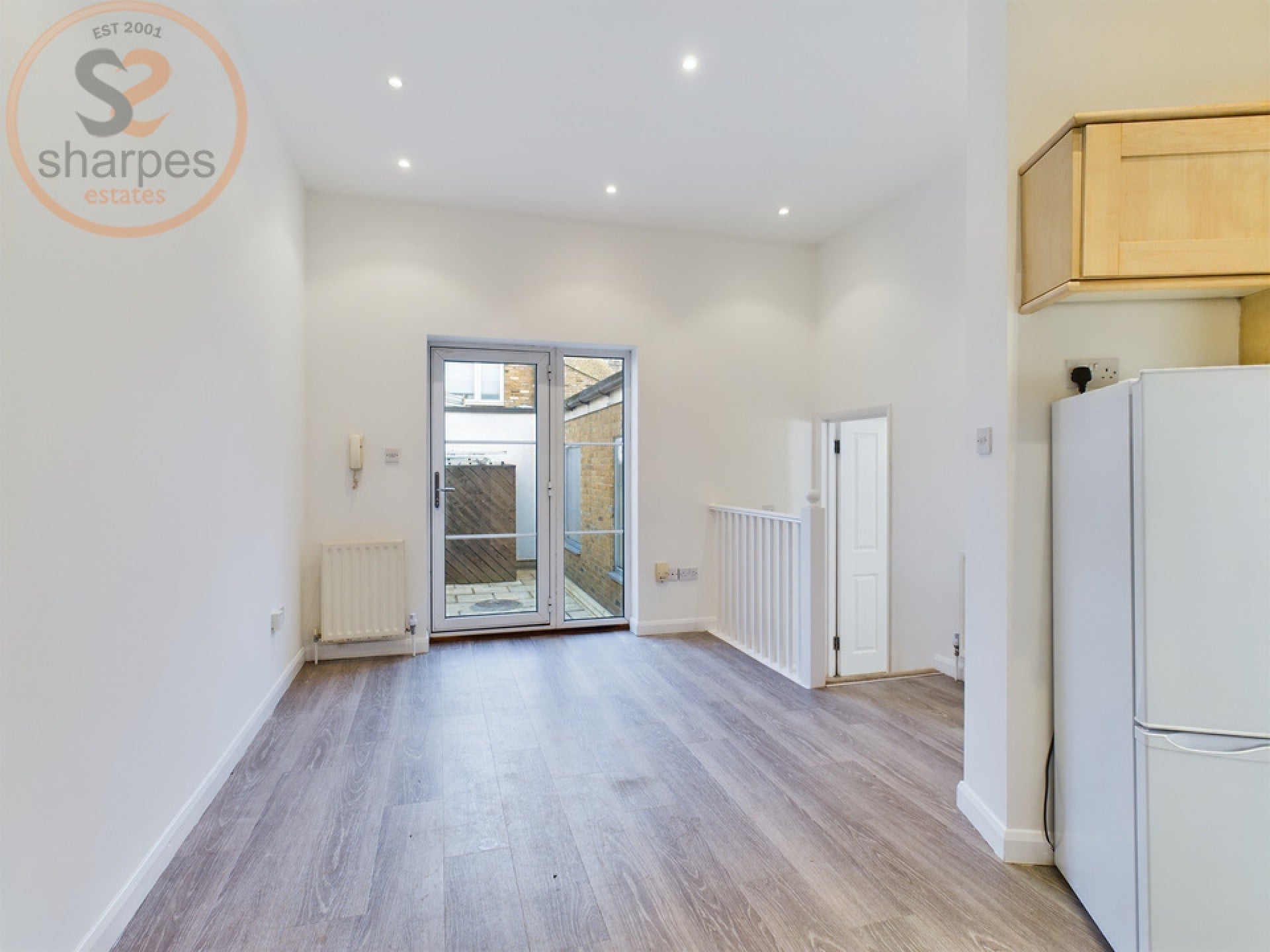 Flat Caxton Road in Greater London