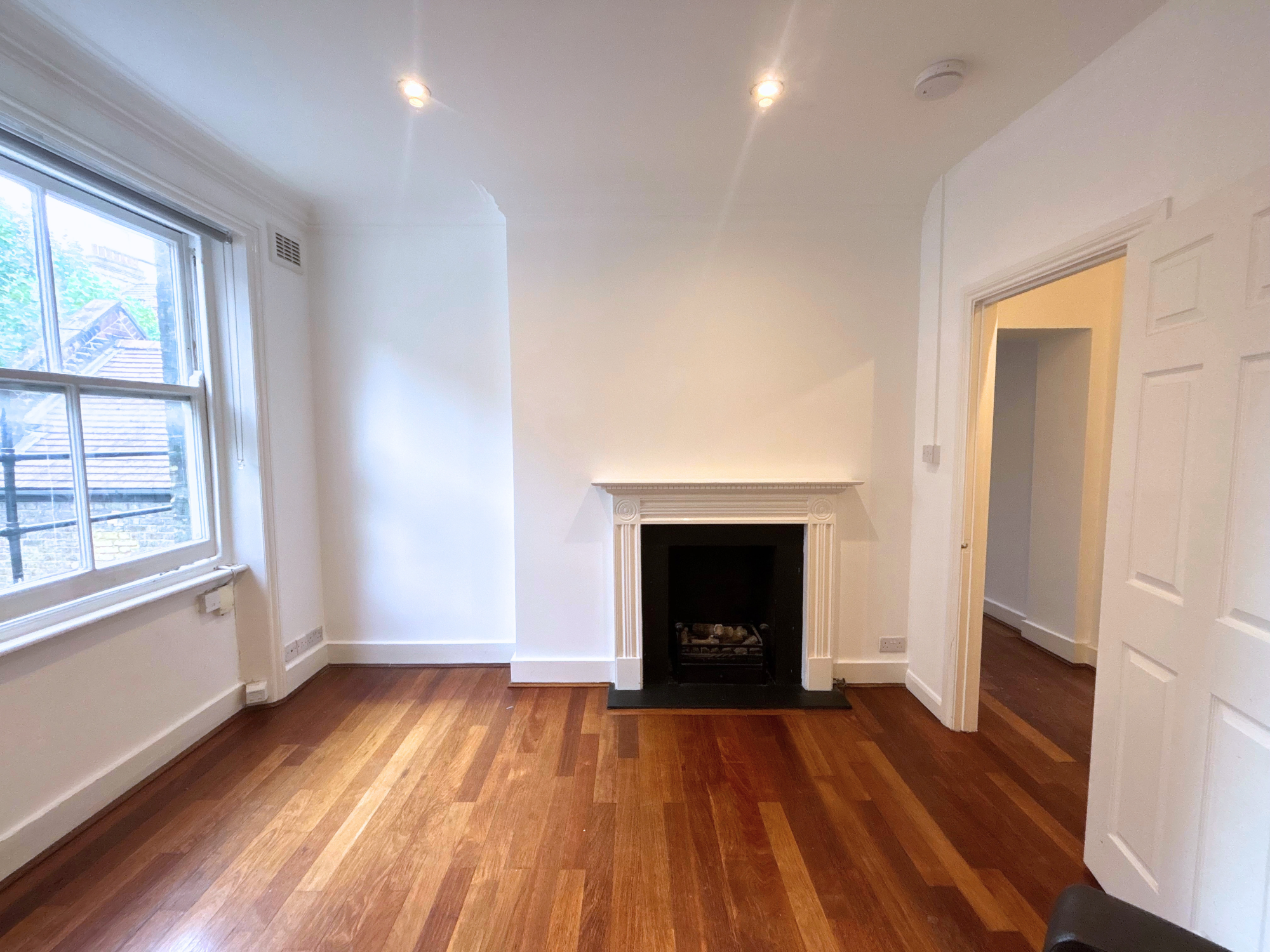Flat Old Brompton Road in Greater London