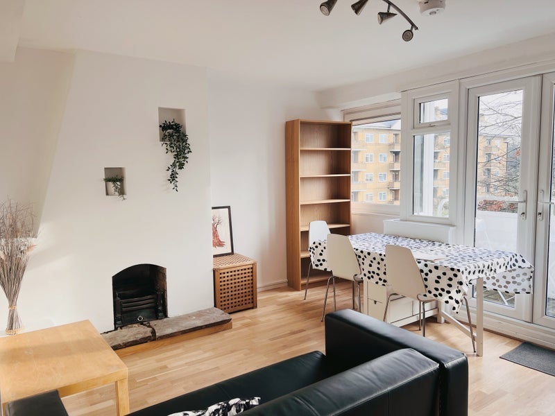 Room Thornton Road in Greater London