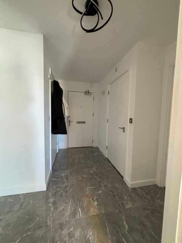 Flat Guglielmo Marconi Mews in Greater London