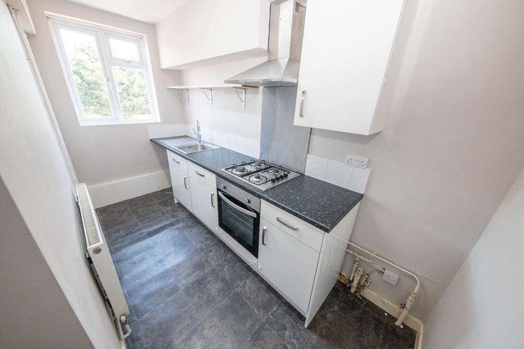 Flat Hambledon Parade in Havant