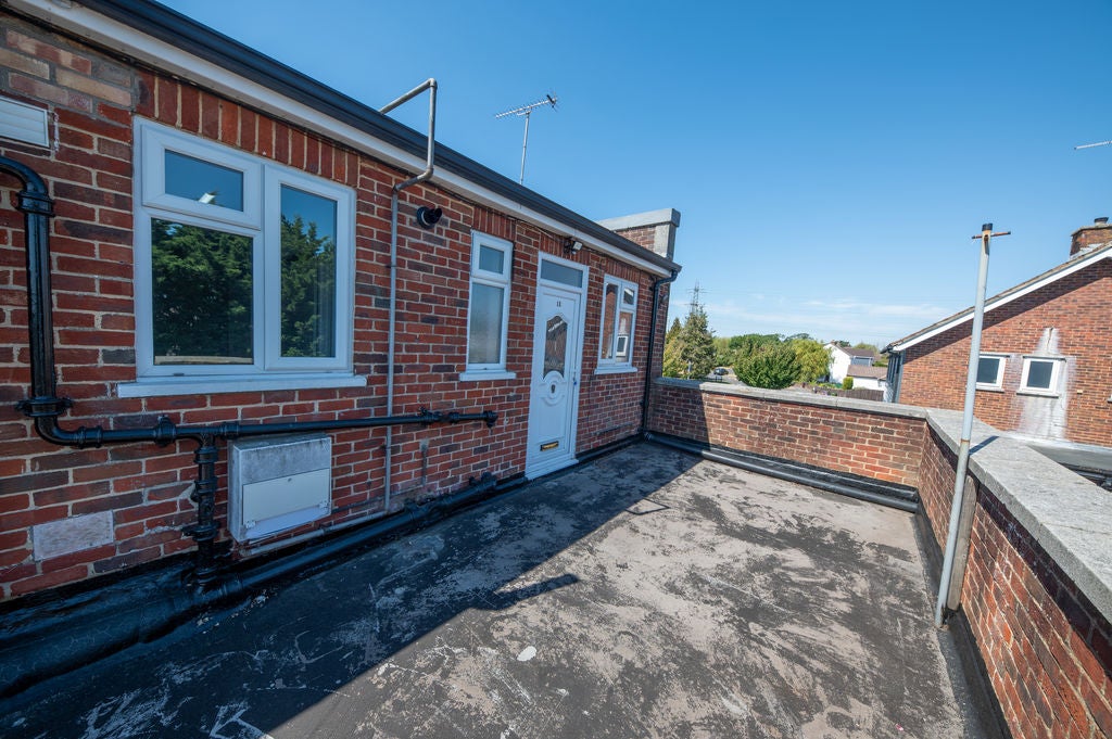 Flat Hambledon Parade in Havant