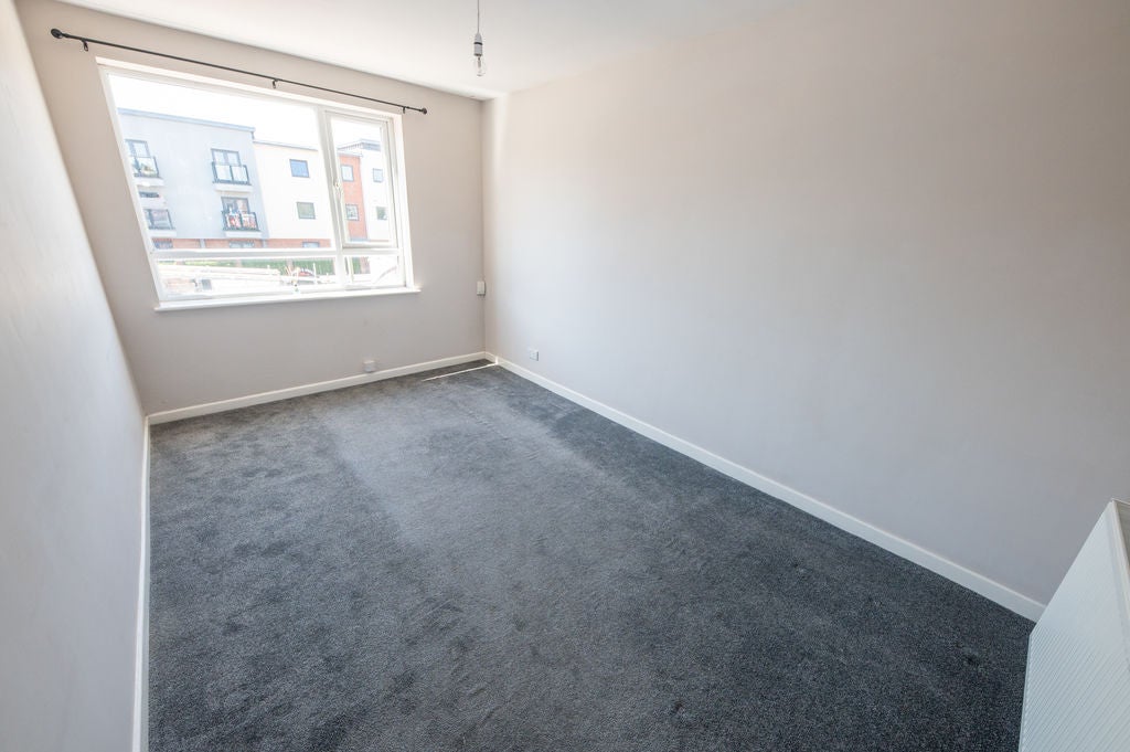 Flat Hambledon Parade in Havant