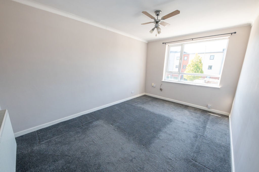Flat Hambledon Parade in Havant