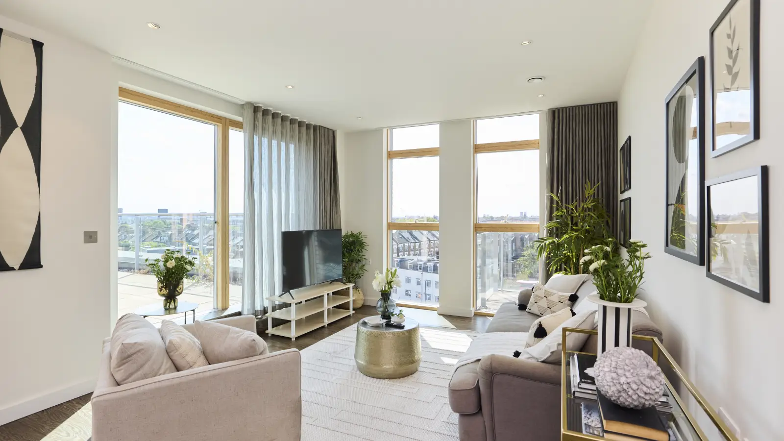 Flat Albert Road in Greater London