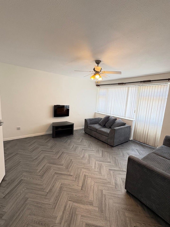 Room Leicester Row in Coventry