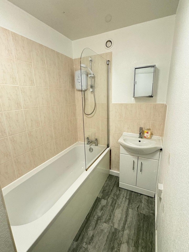 Room Leicester Row in Coventry