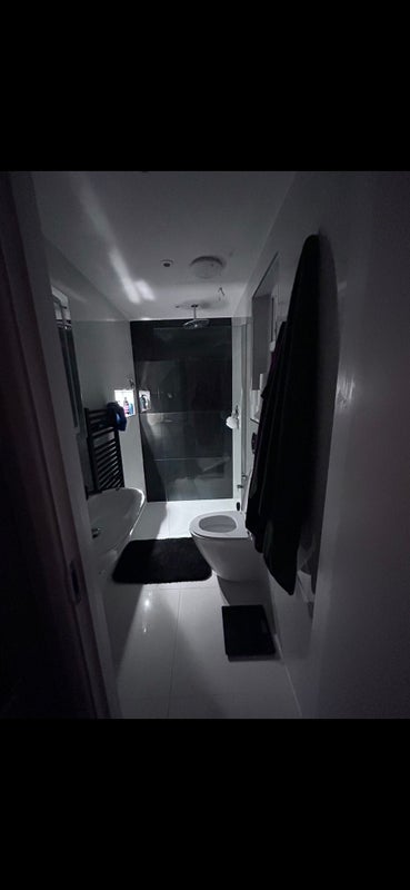 Room Rochester Drive in Greater London