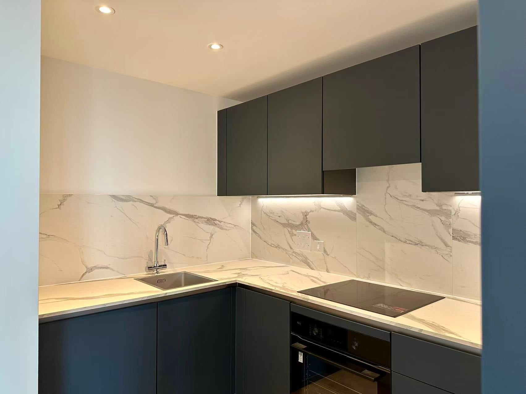 Flat Cumberland Road in Greater London