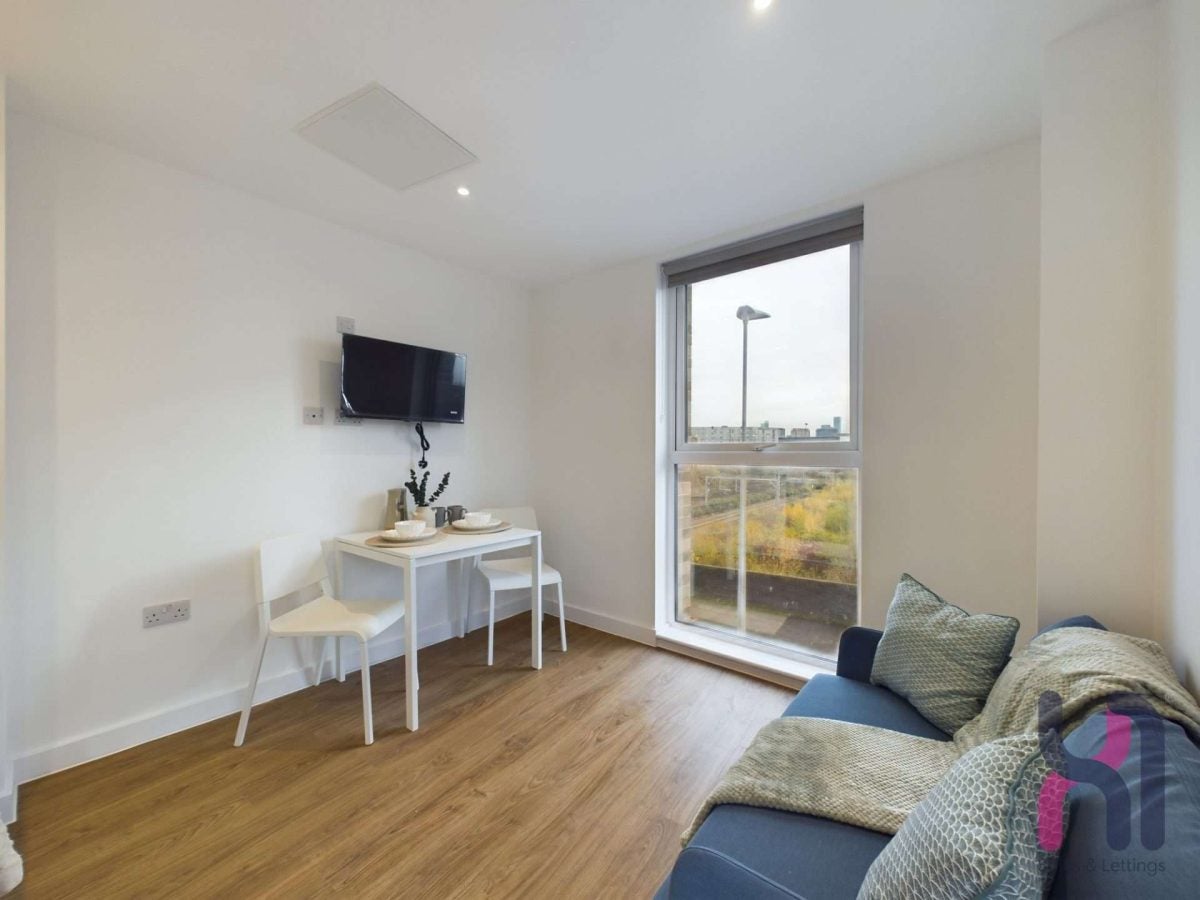 Flat Frederick Road in Salford