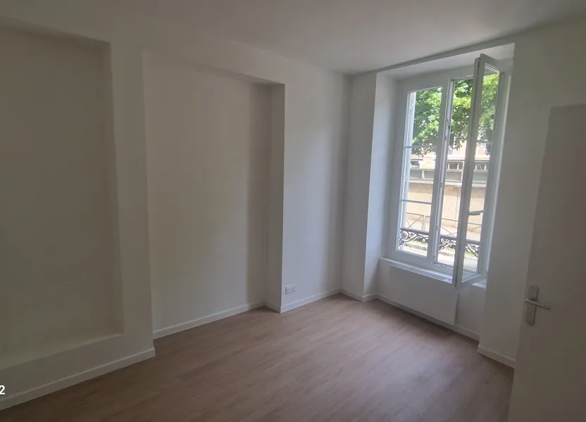 Flat Rue Victor Hugo in Sèvres