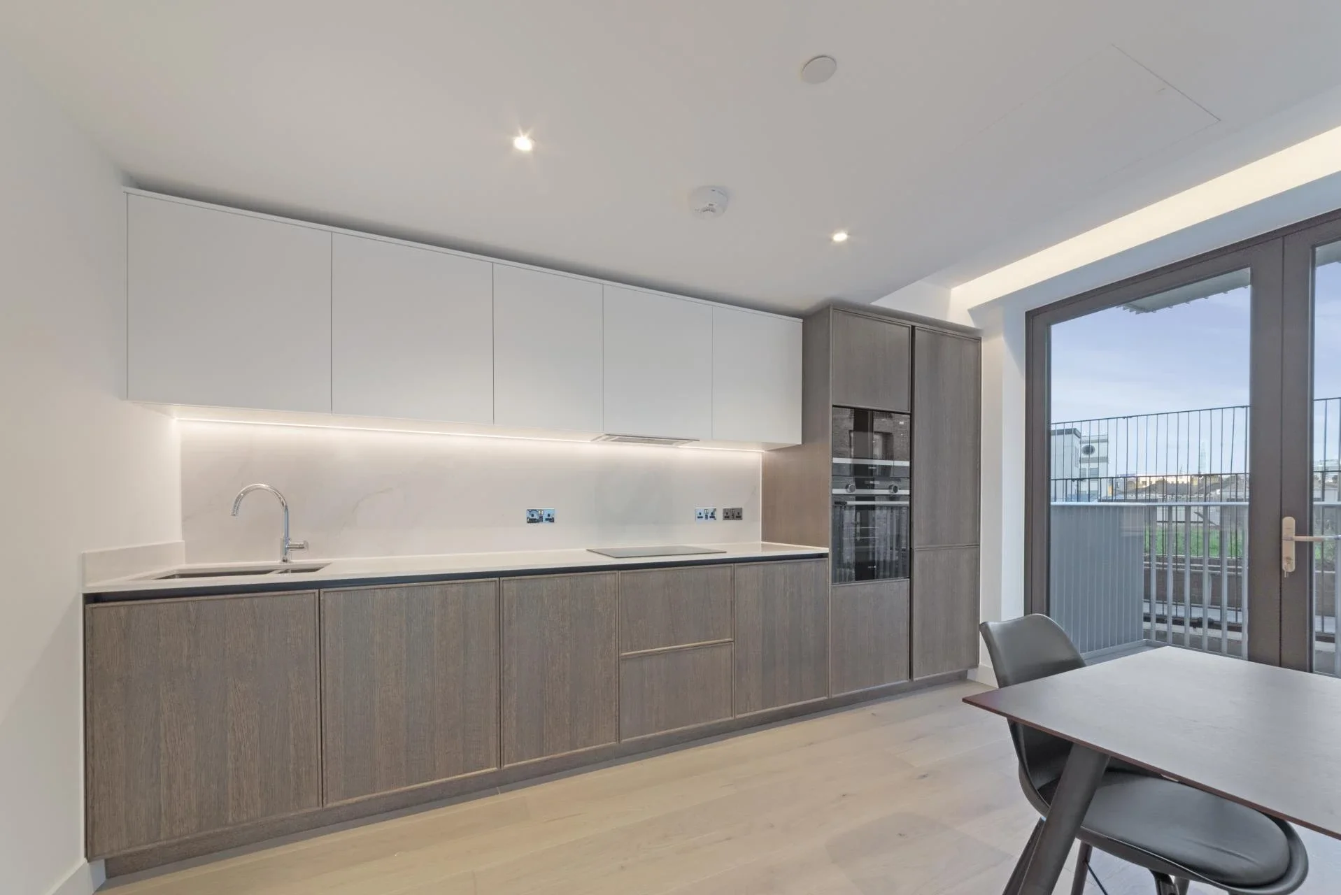 Flat Phoenix Place in Greater London