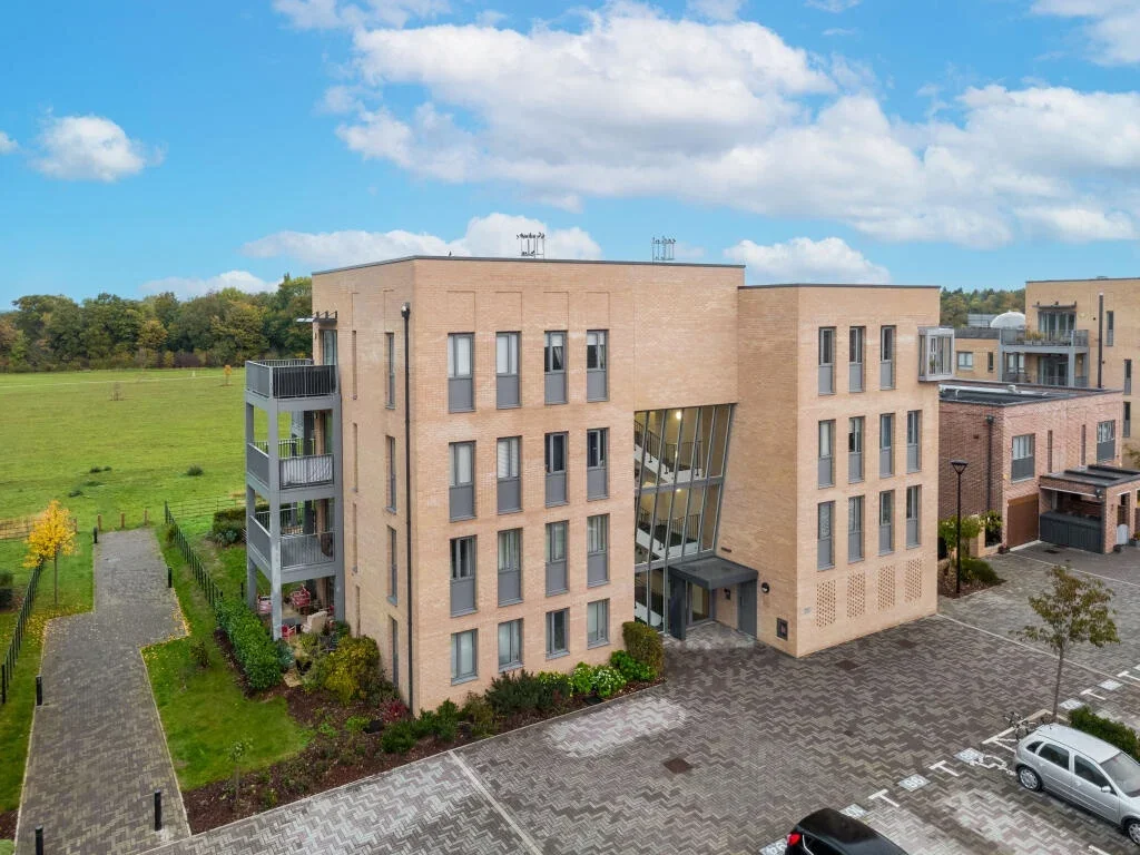 Flat Renard Way in Cambridge