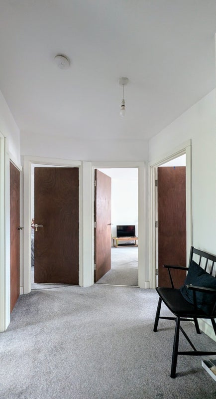 Room Grover Court in Greater London