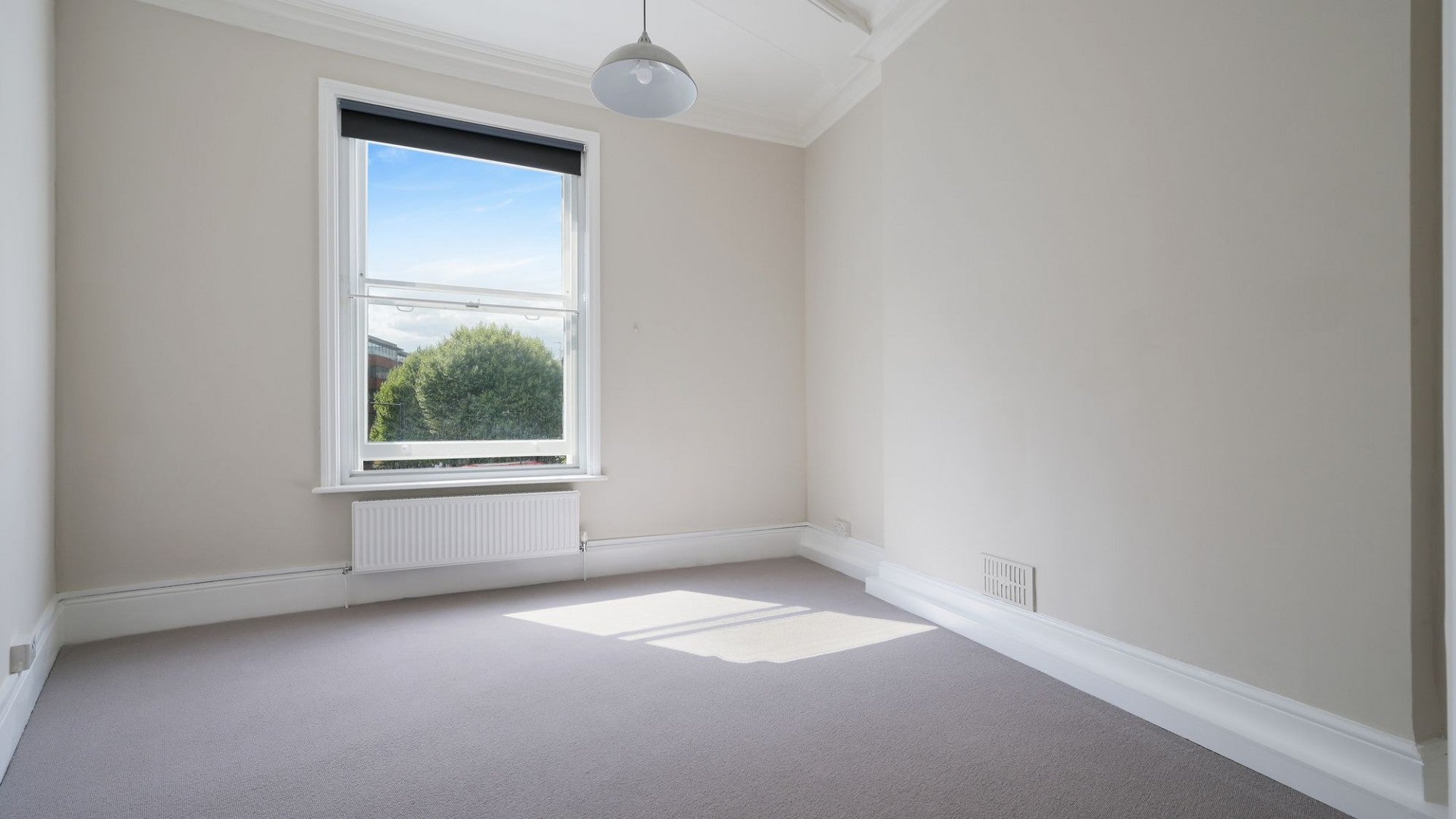 Flat Hammersmith Broadway in Greater London