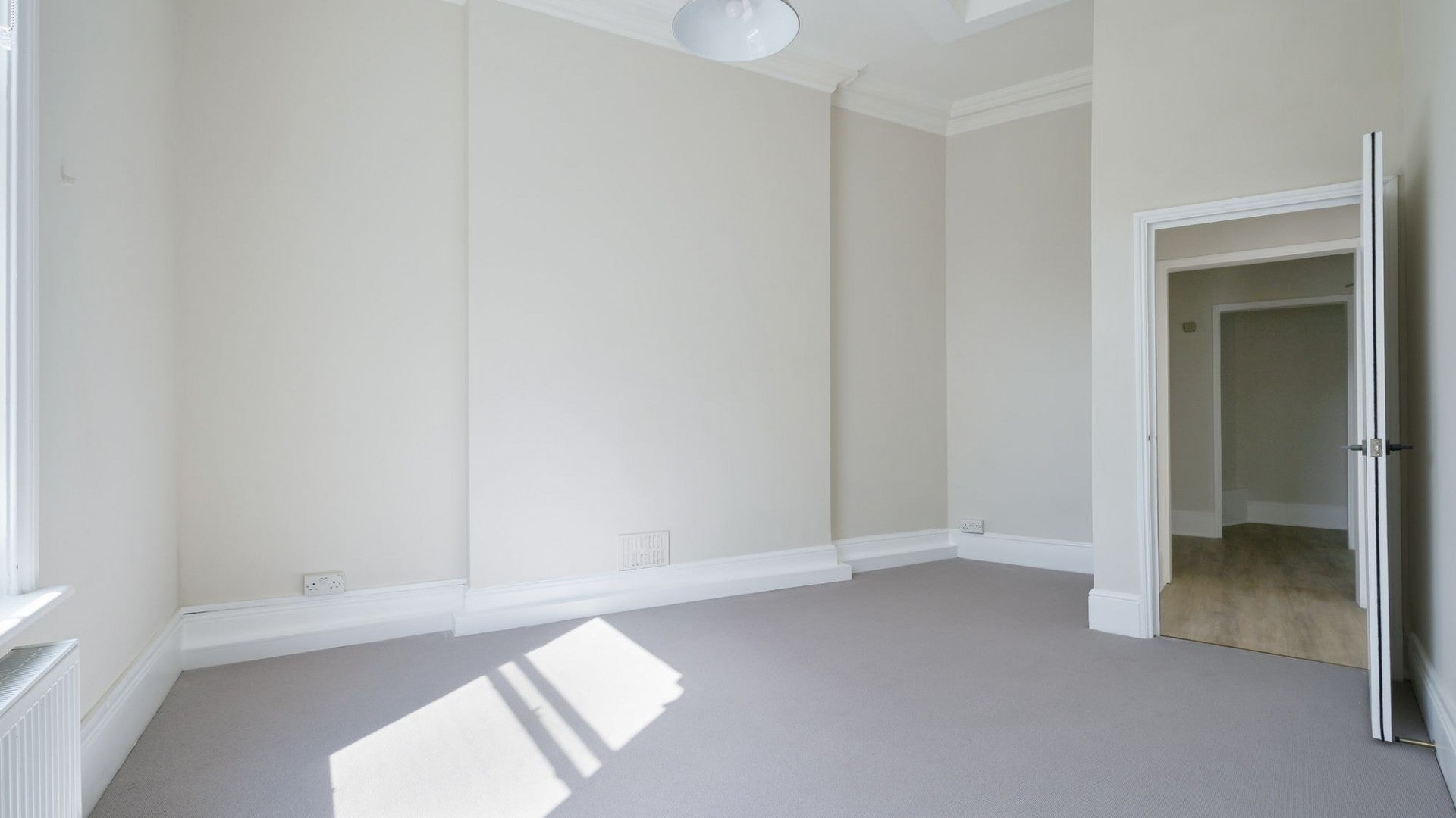 Flat Hammersmith Broadway in Greater London