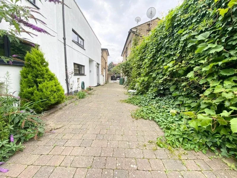House Tavistock Terrace in Greater London