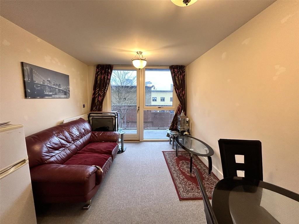 Flat Langley Walk in Birmingham