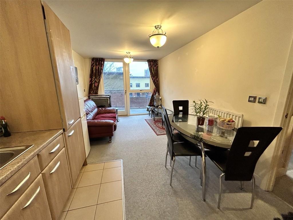Flat Langley Walk in Birmingham