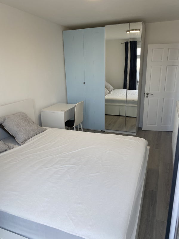 Room Blackthorn Street in Greater London