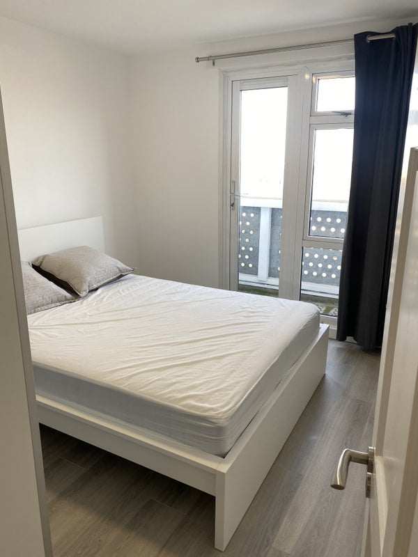 Room Blackthorn Street in Greater London