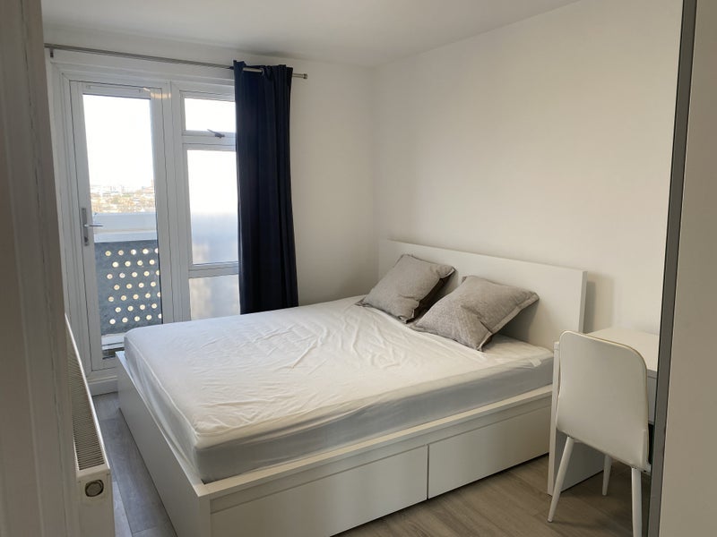 Room Blackthorn Street in Greater London