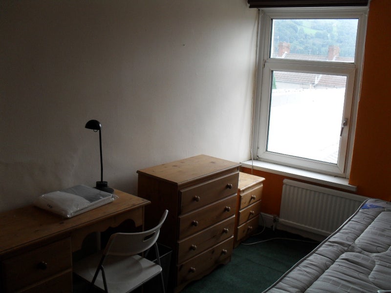 Room King Street in Pontypridd