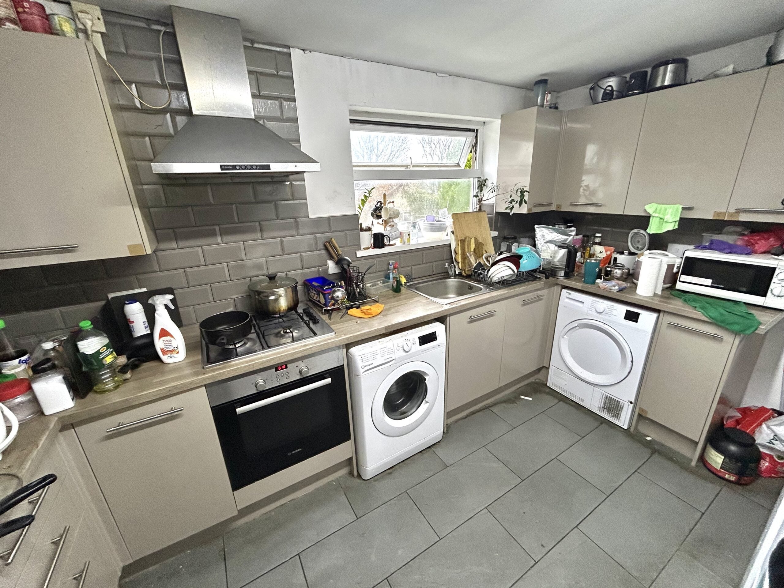 Flat Queen Street in Pontypridd