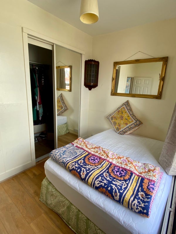 Room Granville Road in Greater London