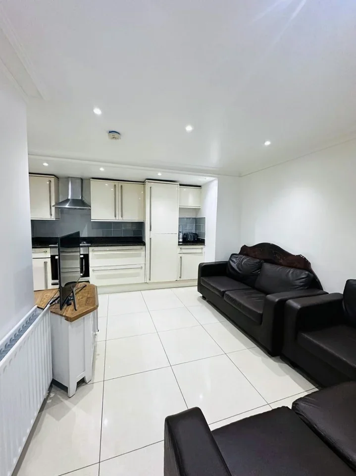 Room Railton Road in Greater London