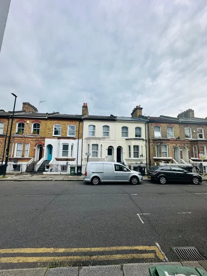 Room Railton Road in Greater London