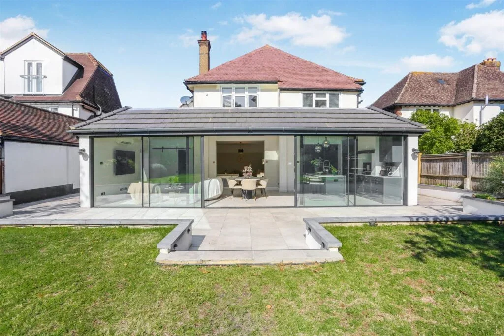 House Glebe Road in Greater London