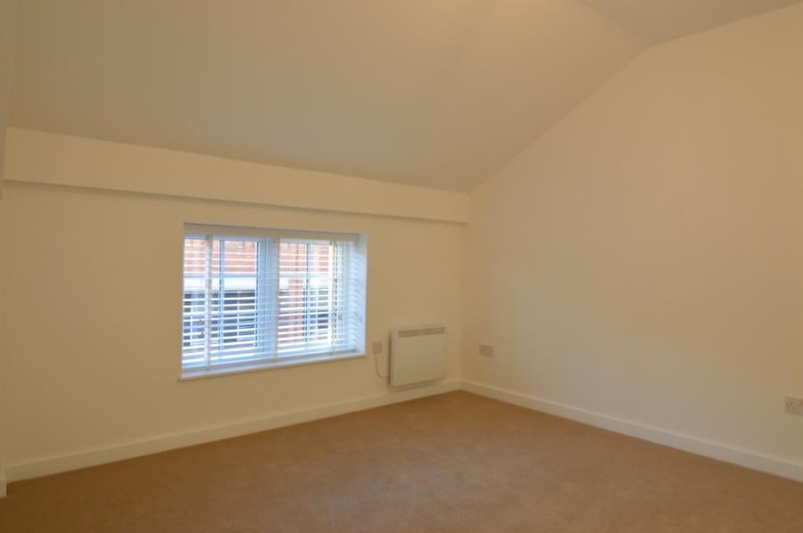 Flat Peach Street in Wokingham