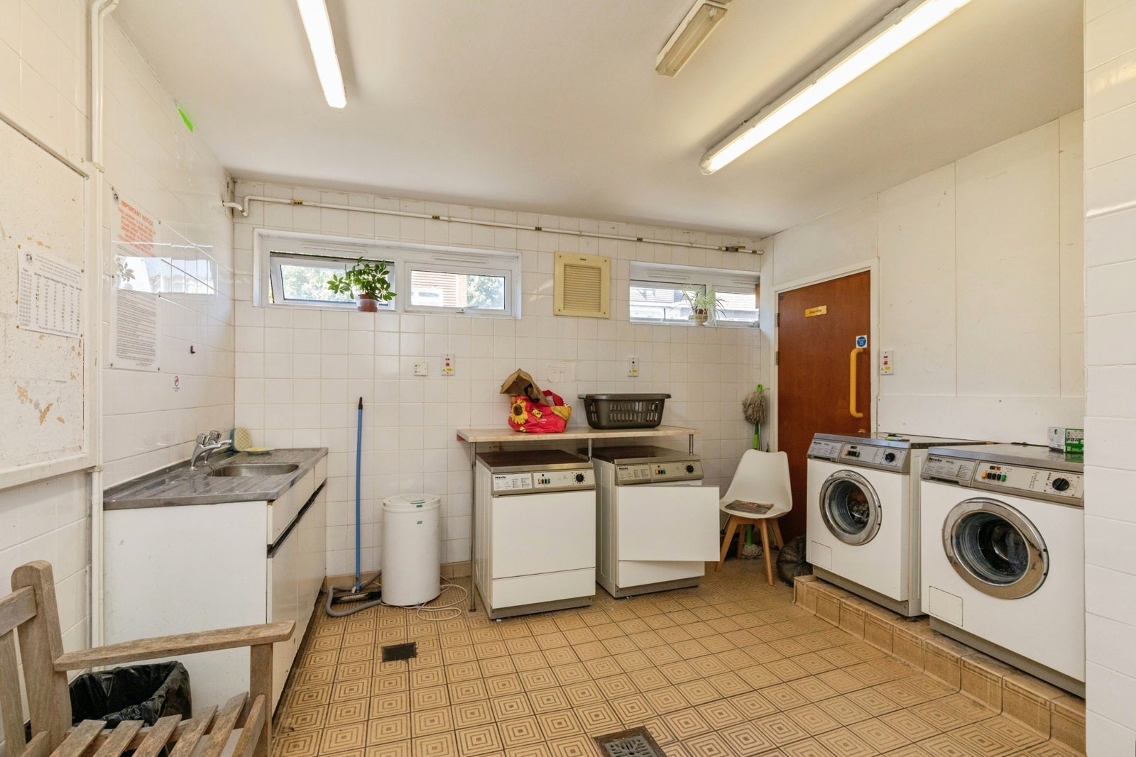 Flat Tunstall Close in Bristol