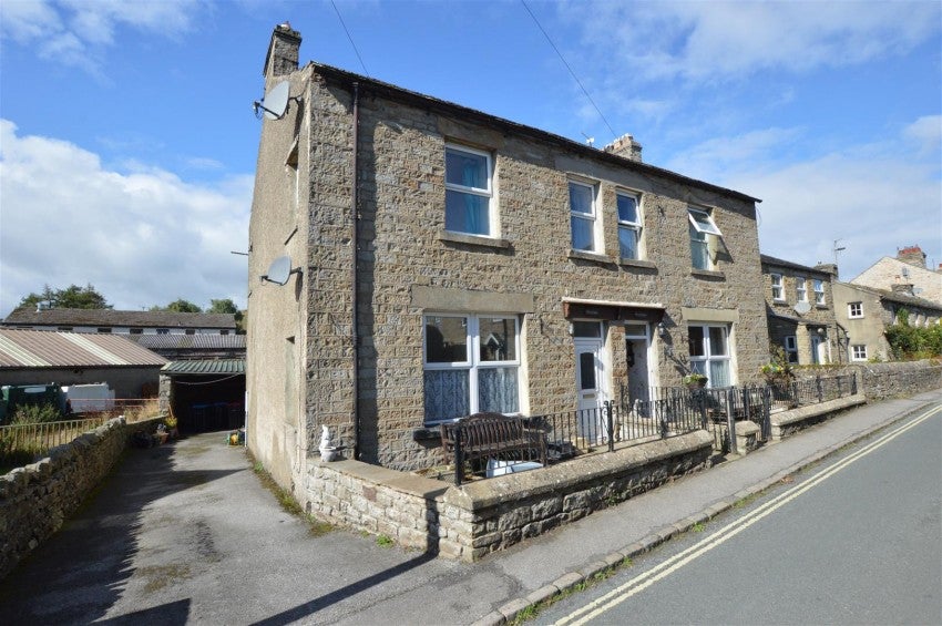 House Arkengarthdale Road in Reeth, Fremington and Healaugh