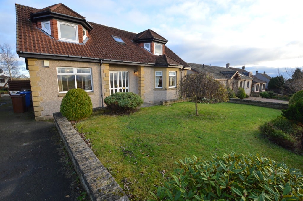 House Craigluscar Road in Dunfermline