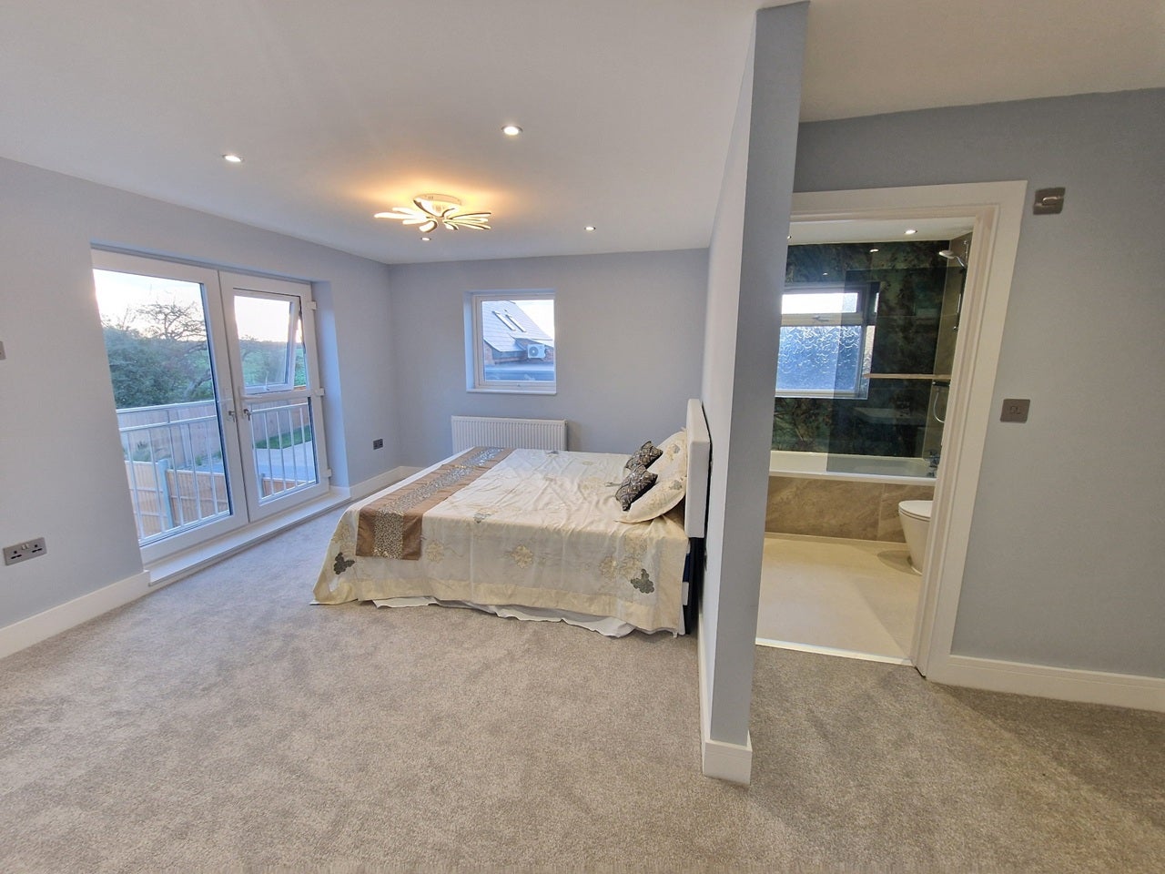 Room Red Hill Close in South Cambridgeshire