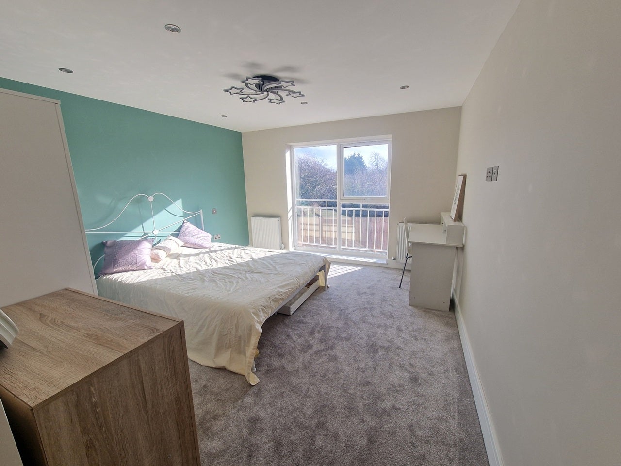 Room Red Hill Close in South Cambridgeshire
