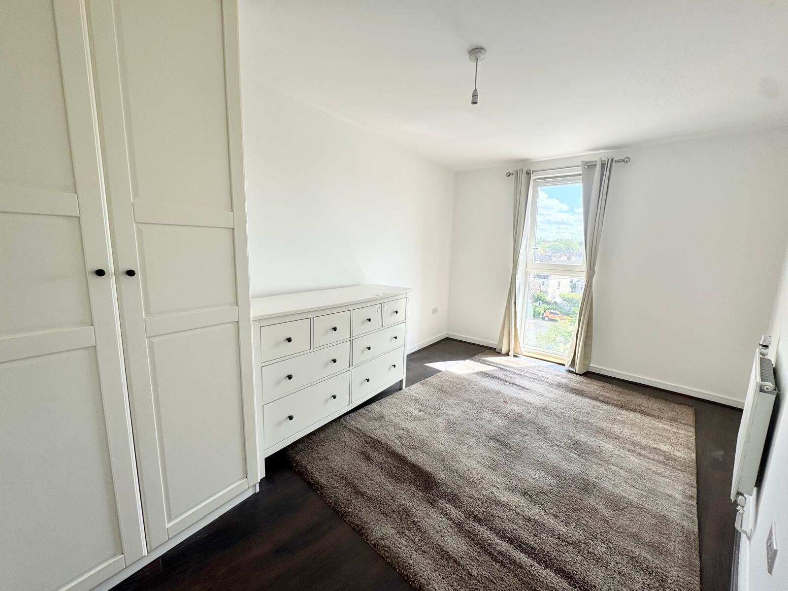 Flat Connersville Way in Greater London