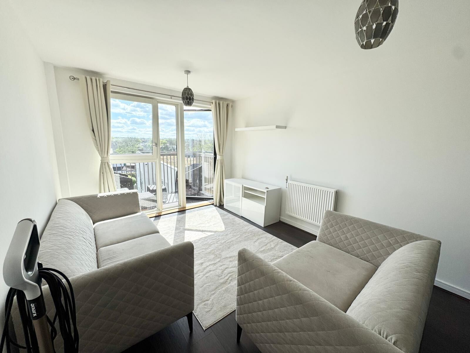 Flat Connersville Way in Greater London