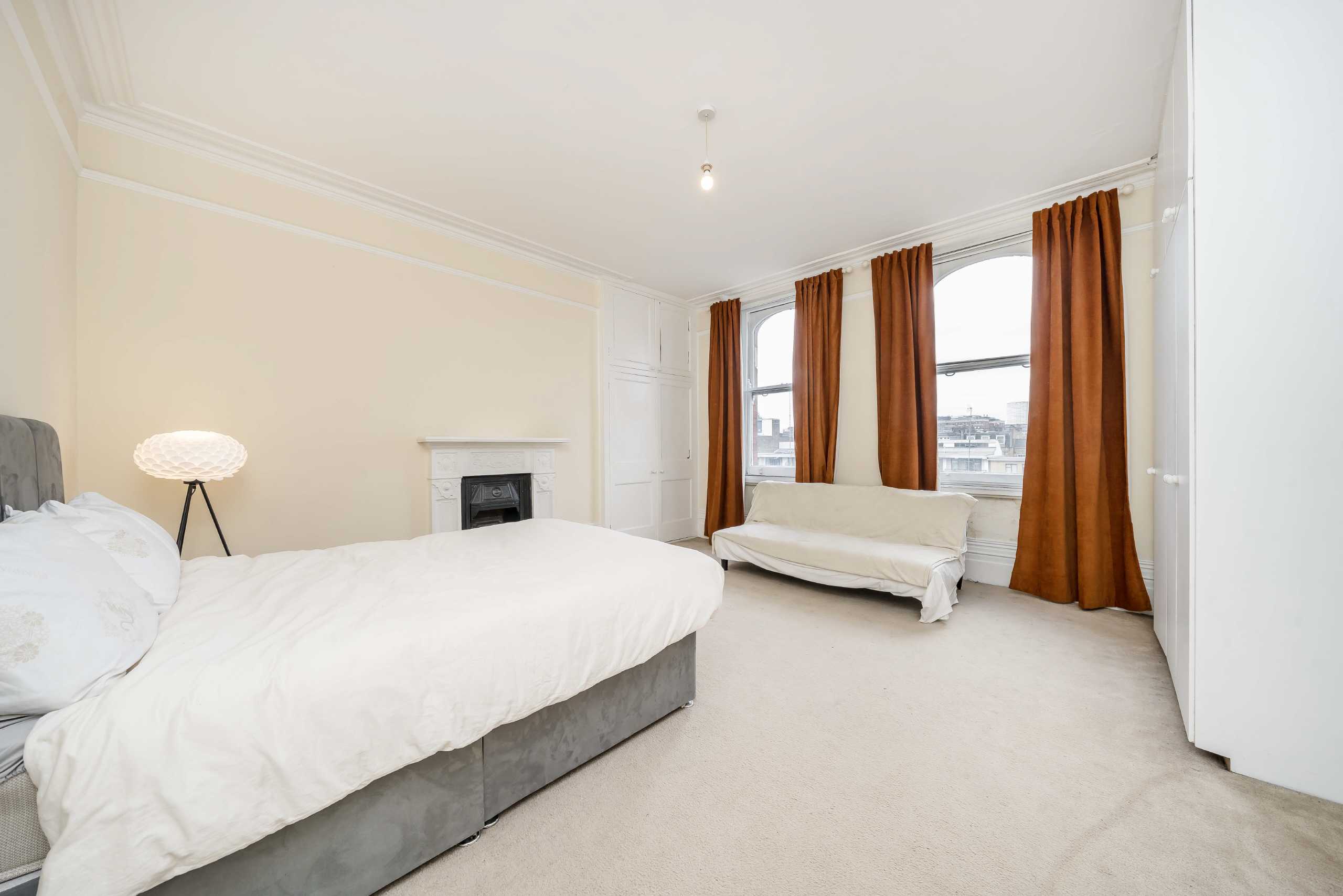 Flat Elm Street in Greater London