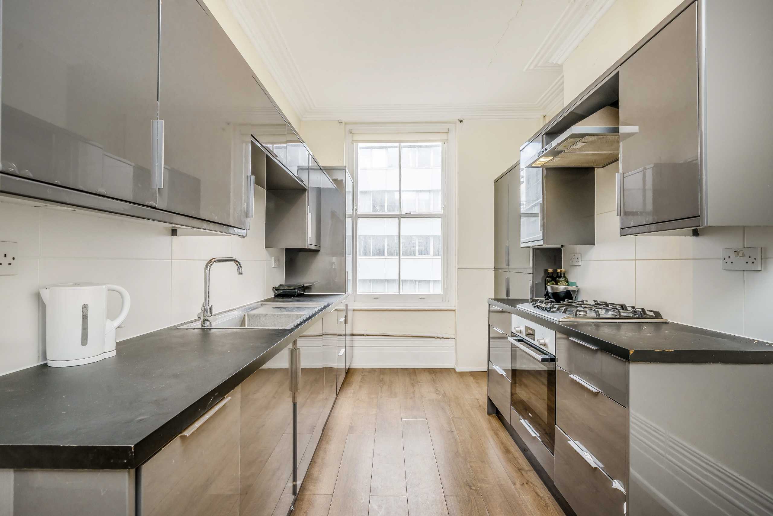 Flat Elm Street in Greater London