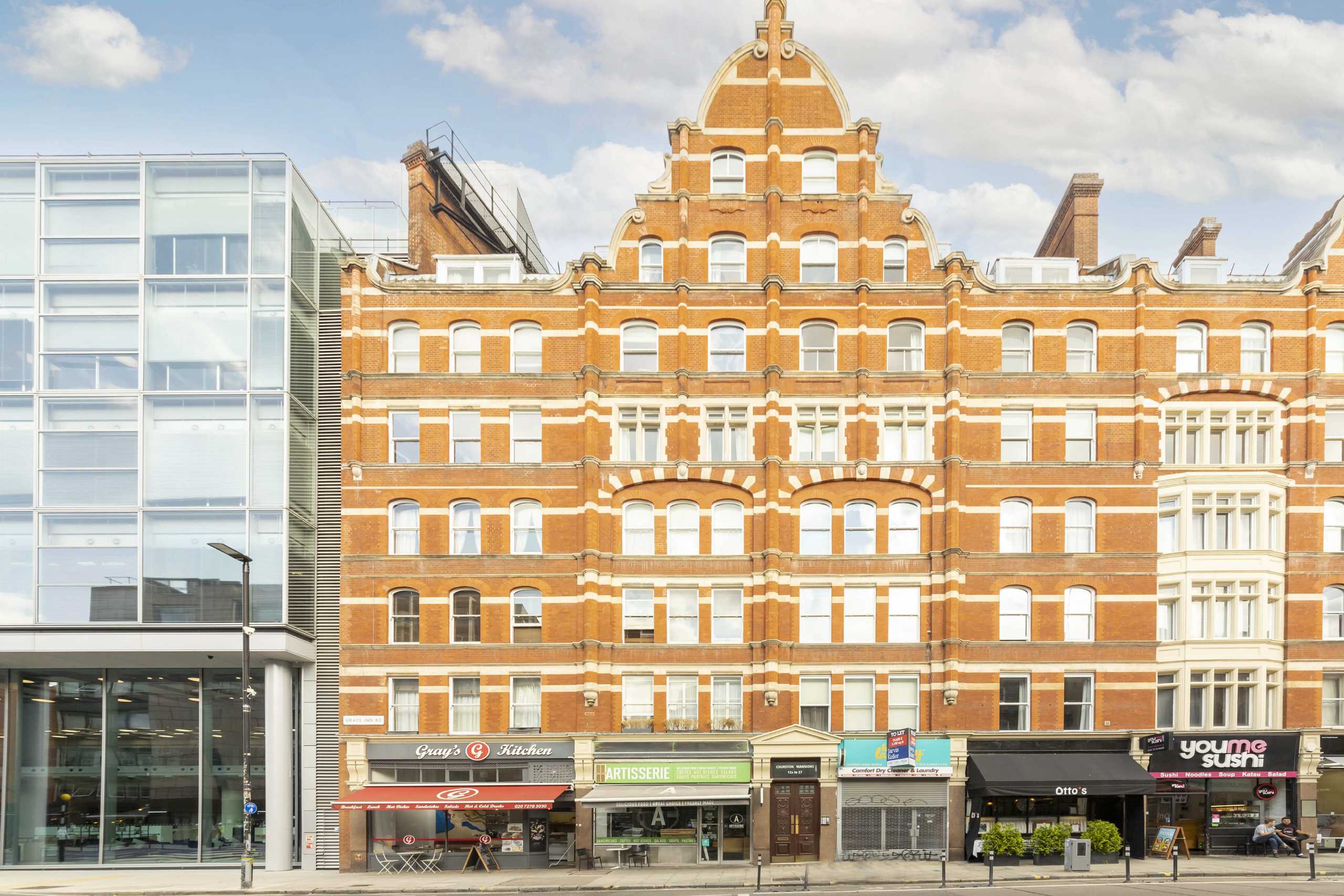 Flat Elm Street in Greater London