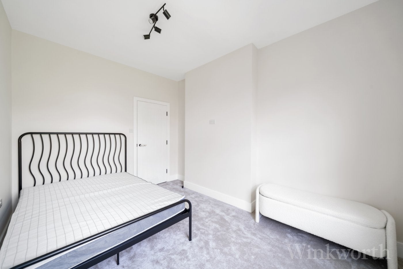 Flat Kilmorie Road in Greater London