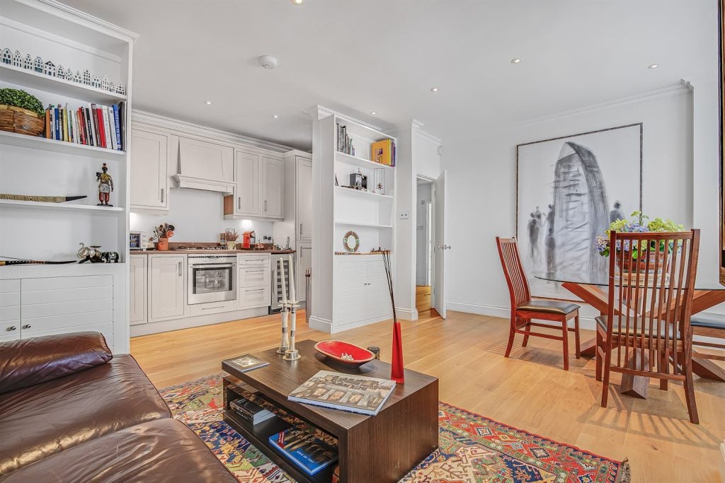 Flat Fawcett Street in Greater London