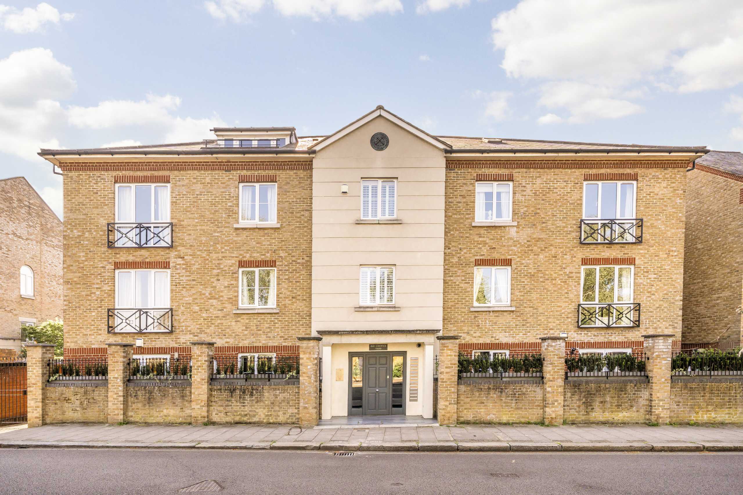 House Pumping Station Road in Greater London