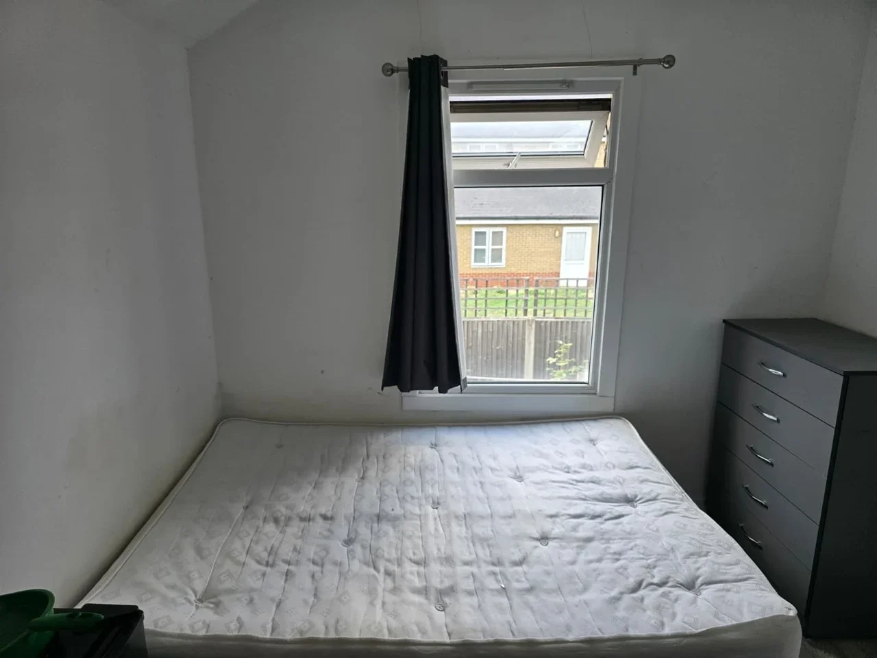 Room Castle Street in Slough